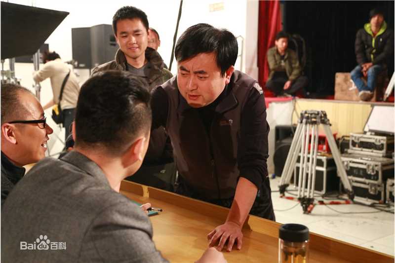 最新张沐在电影《一把钥匙，N把锁》工作照中的图集