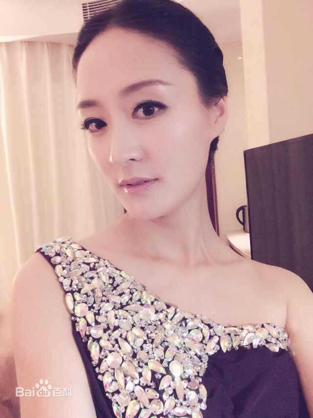 陆梅芳(FangFang)芳芳生活照性感图片图集