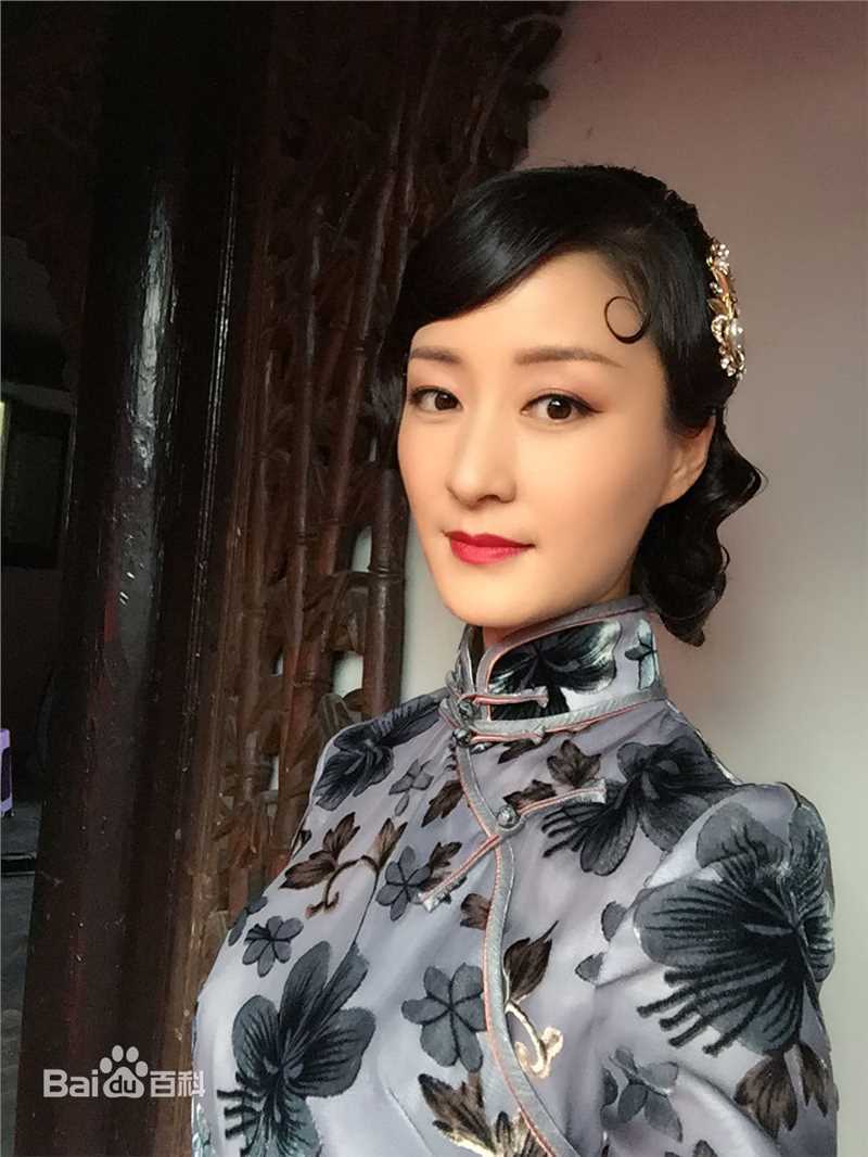 陆梅芳(FangFang)喜爱的旗袍装素颜照相册