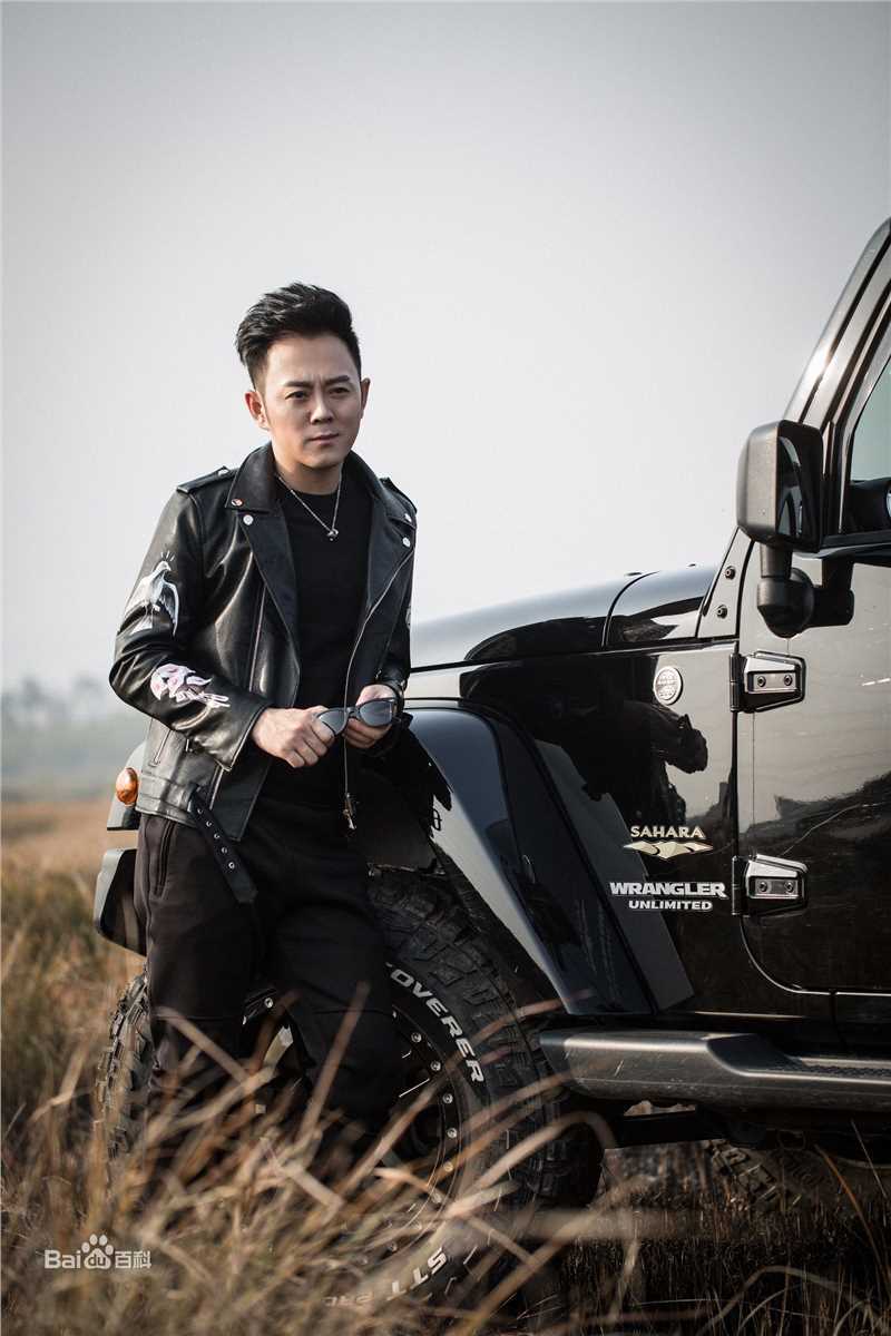 闫霖飞最新个人壁纸