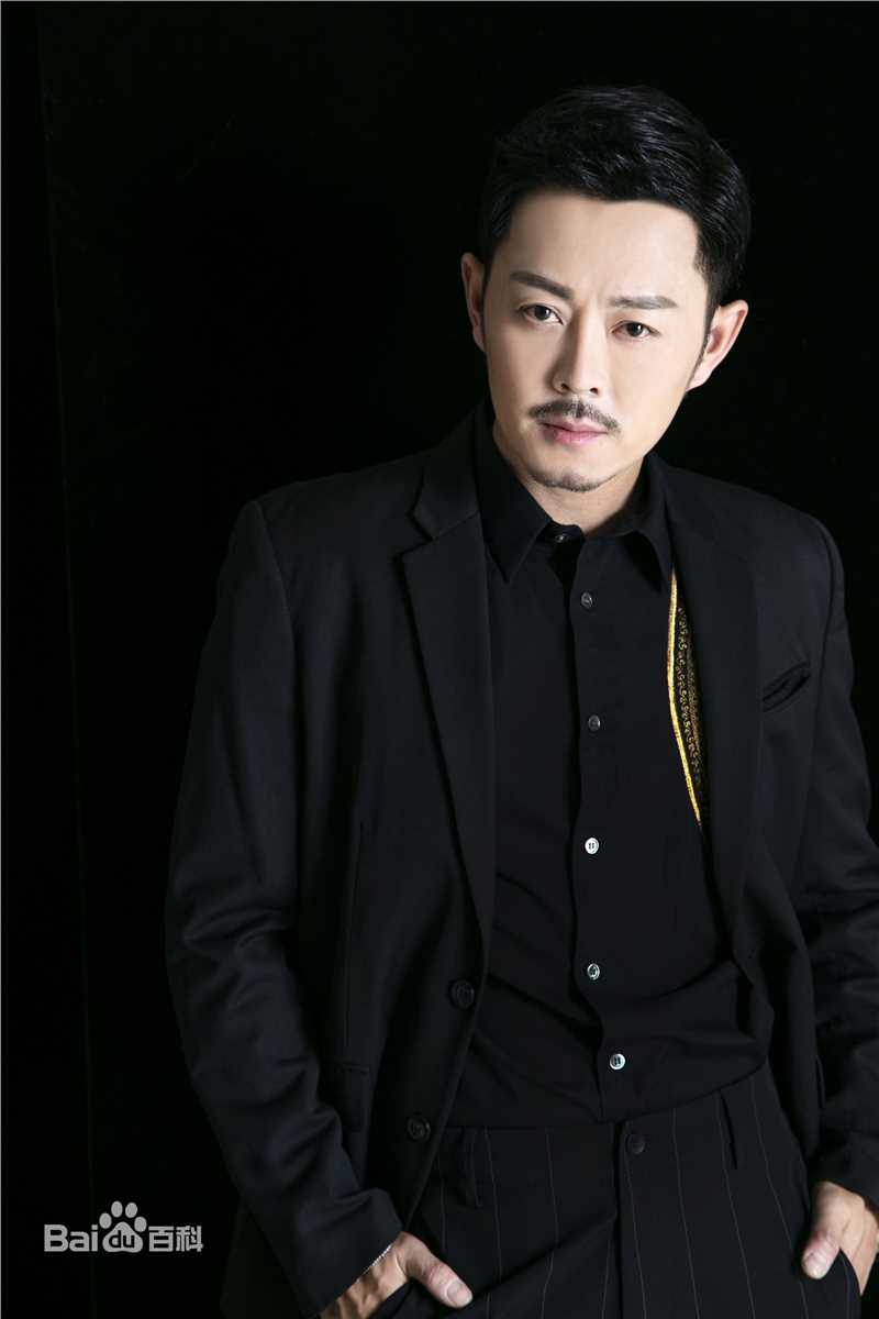 闫霖飞生活照图片图集