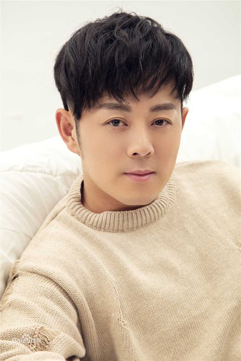 闫霖飞生活照图片图集