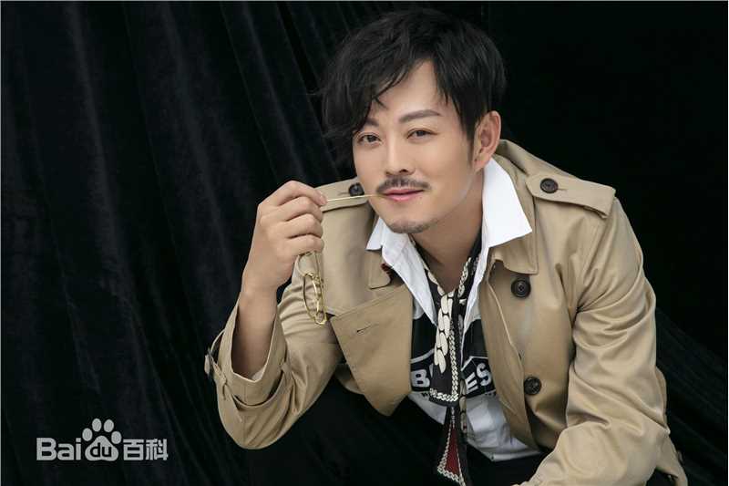 闫霖飞生活照图片图集