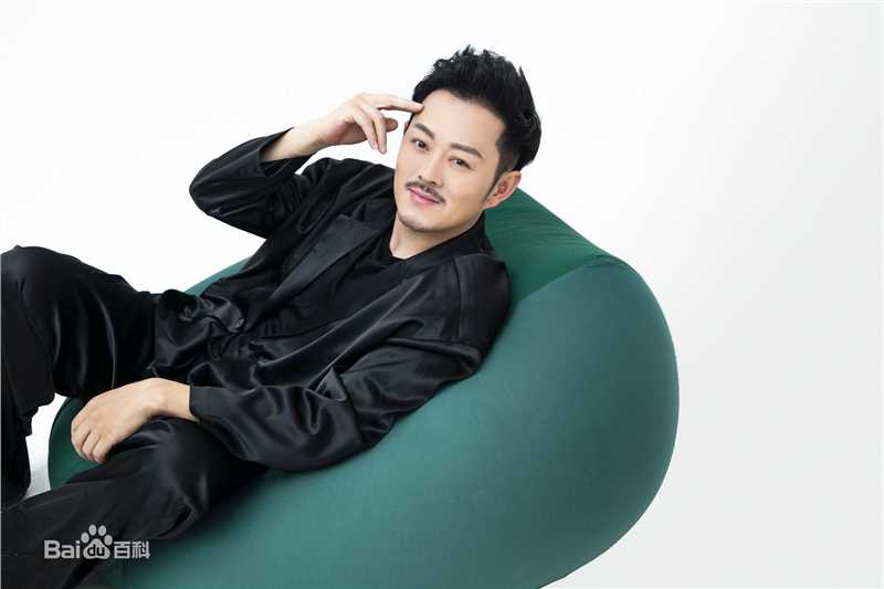 闫霖飞生活照图片图集