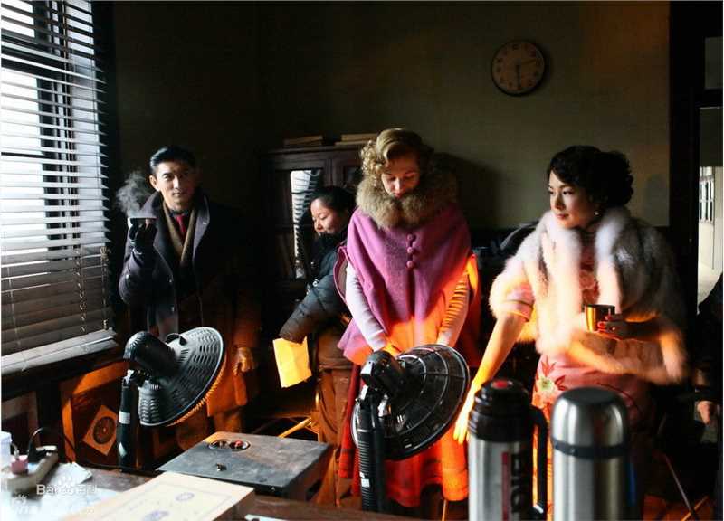 寒冬片场照片素颜照壁纸