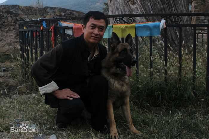 刘雨涛金身将军王正柱素颜照壁纸