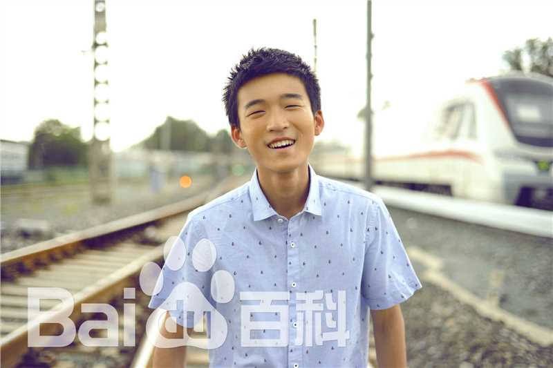 石云鹏(Simon)帅气鹏鹏（18岁）前后照片