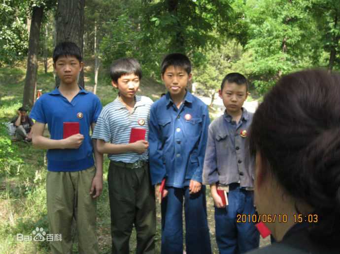 石云鹏(Simon)风车素颜照壁纸