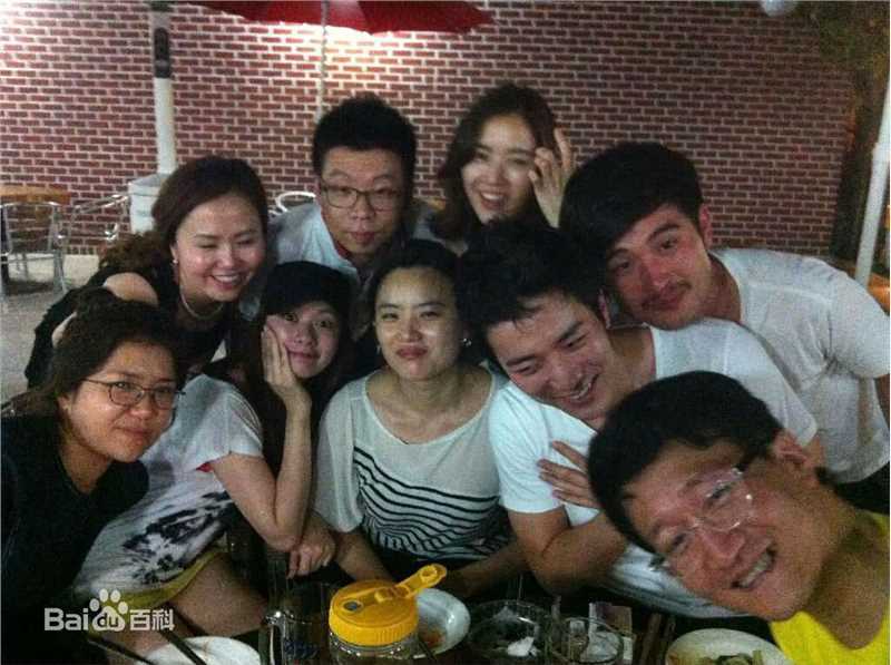 郑素敏(，Jung So Min)素敏与友人合照图册