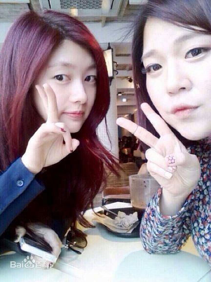 郑素敏(，Jung So Min)素敏与友人合照图册