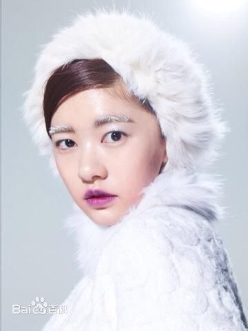 郑素敏(，Jung So Min)画报拍摄前后照片