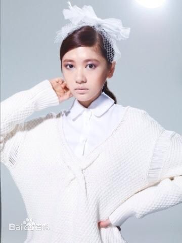 郑素敏(，Jung So Min)画报拍摄前后照片