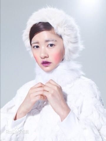 郑素敏(，Jung So Min)画报拍摄前后照片