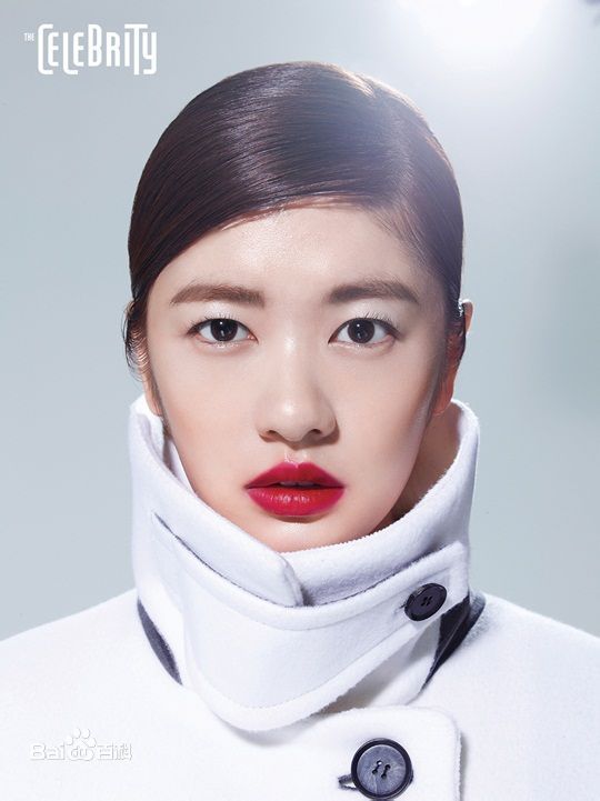 郑素敏(，Jung So Min)画报拍摄前后照片
