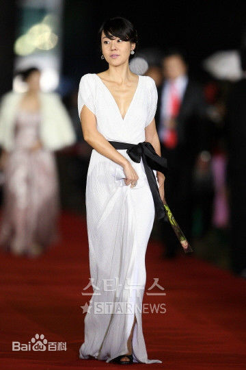 金允珍(Kim Yun Jin)精选杂志图册