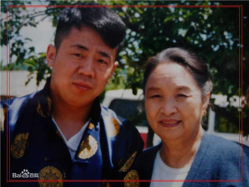 史天庚照片素颜照相册