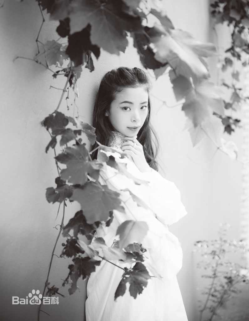 最新趣里(しゅり、shuri)壁纸