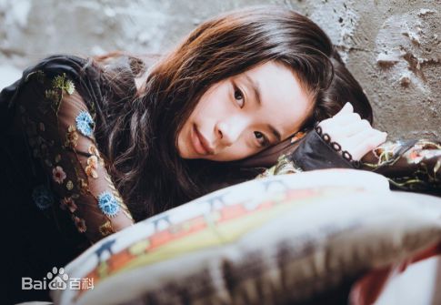 最新趣里(しゅり、shuri)壁纸