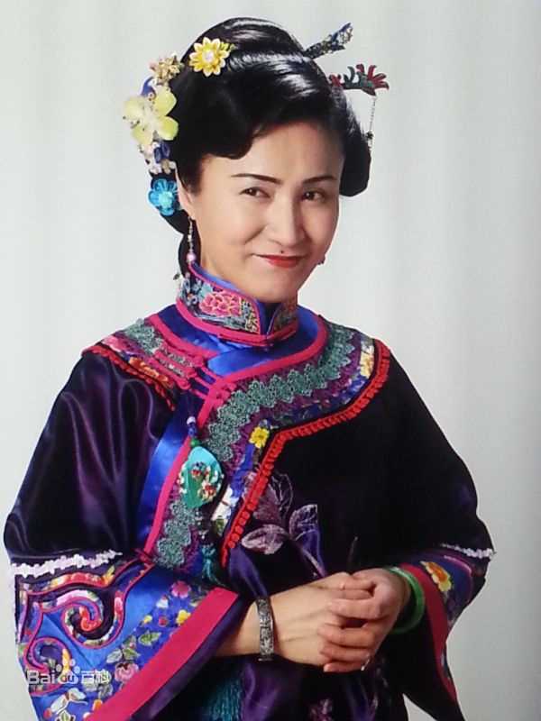 张艺心古装最新剧照