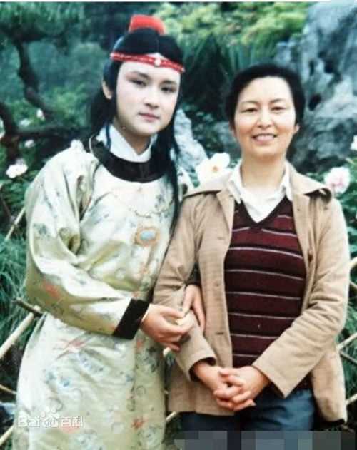 最新周贤珍性感图片