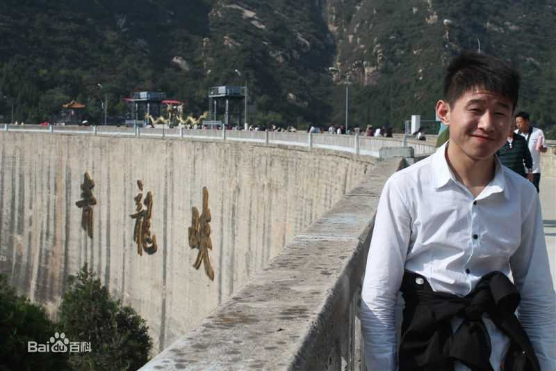 陈中宇导演和朋友壁纸壁纸