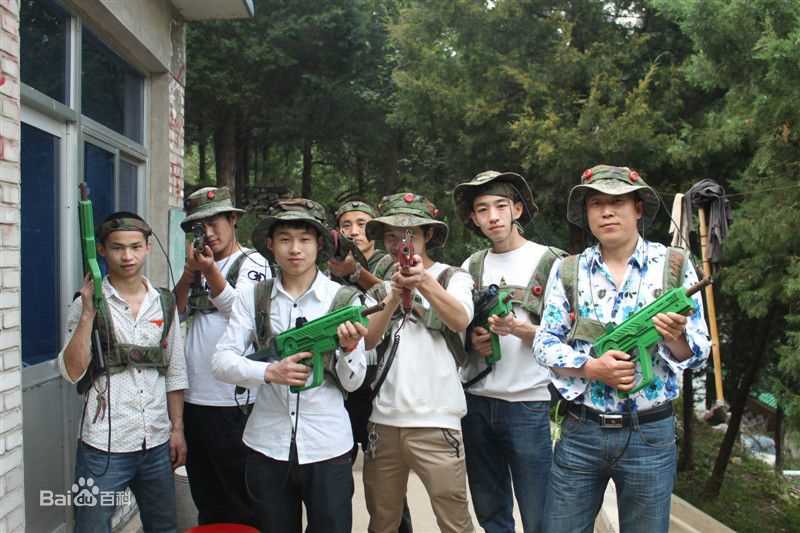 陈中宇导演和朋友壁纸壁纸