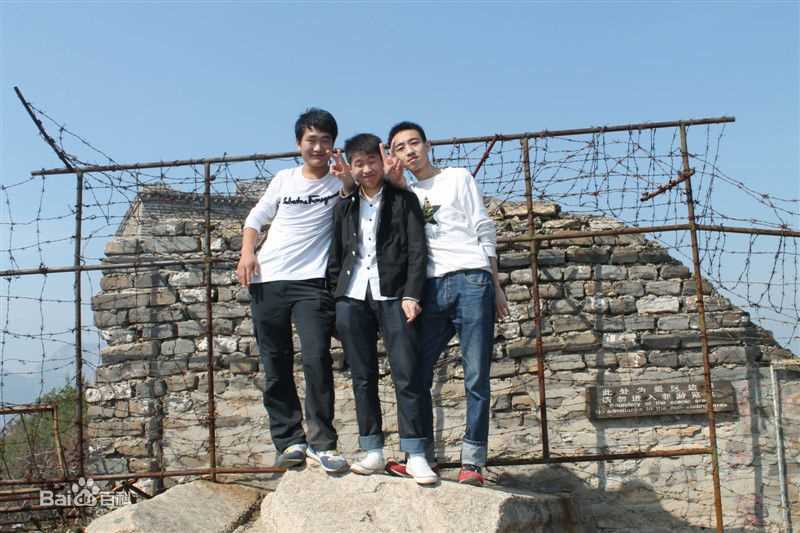 陈中宇导演和朋友壁纸壁纸