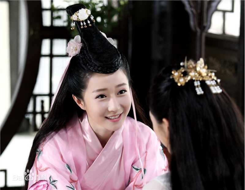 高清周奕彤在《疯狂天后》饰演芯少君中的图册