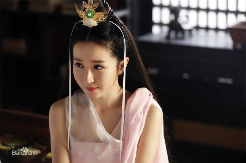 高清周奕彤在《疯狂天后》饰演芯少君中的图册