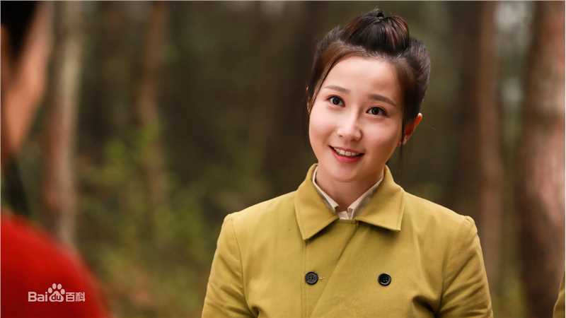 精选周奕彤在《打土匪》饰演龙芷文中的图册