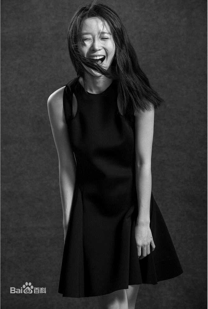 周奕彤最新治愈系图集