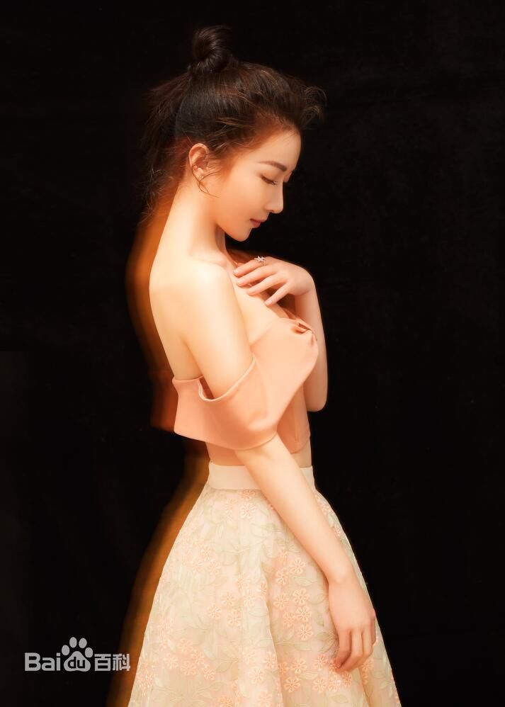 周奕彤最全梦幻壁纸