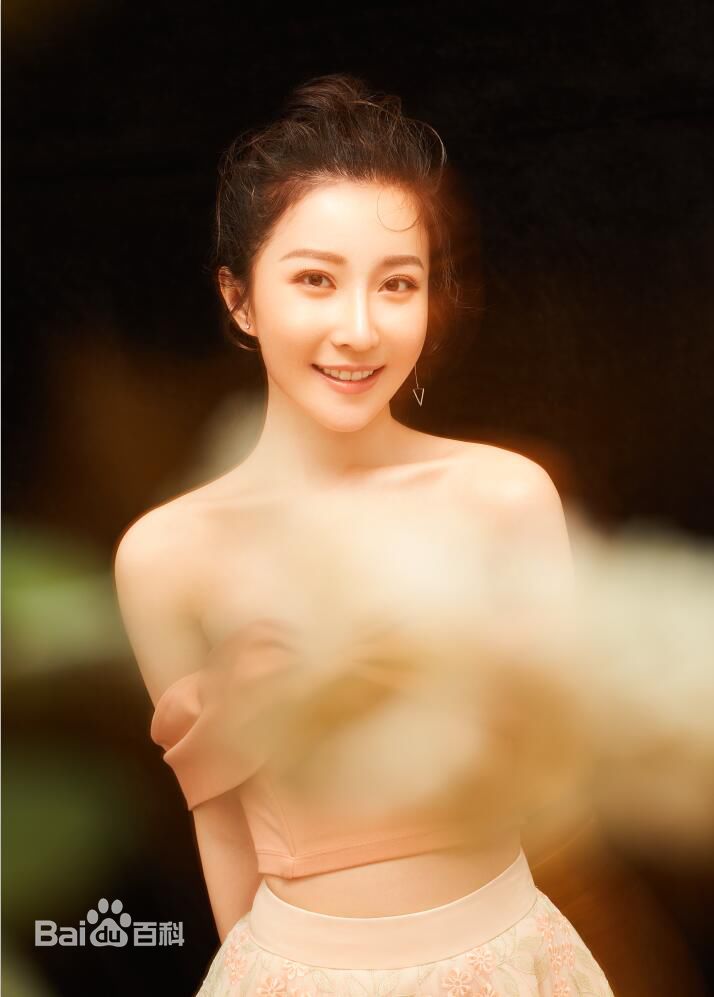 周奕彤最全梦幻壁纸