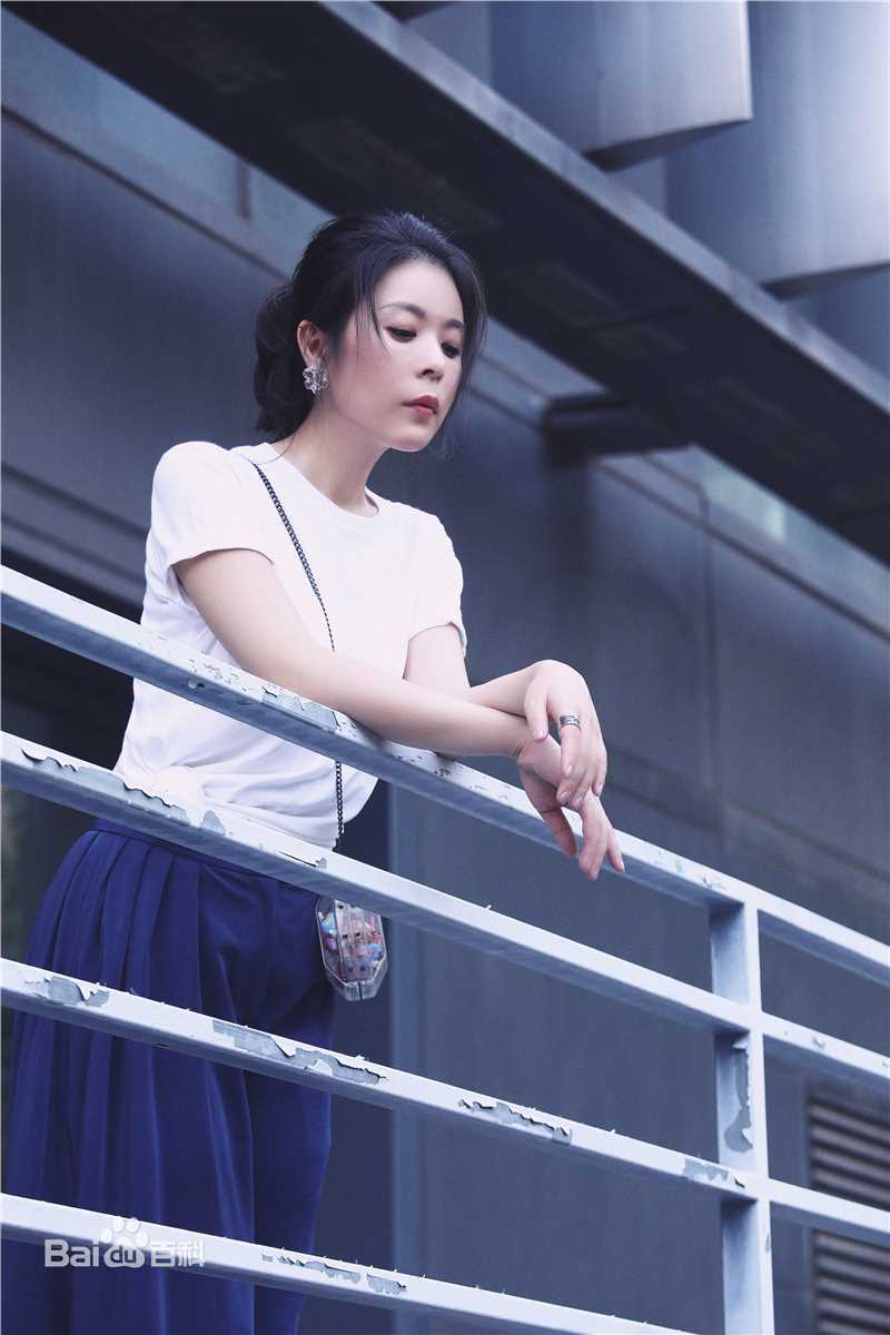 李蓓蕾最新壁纸