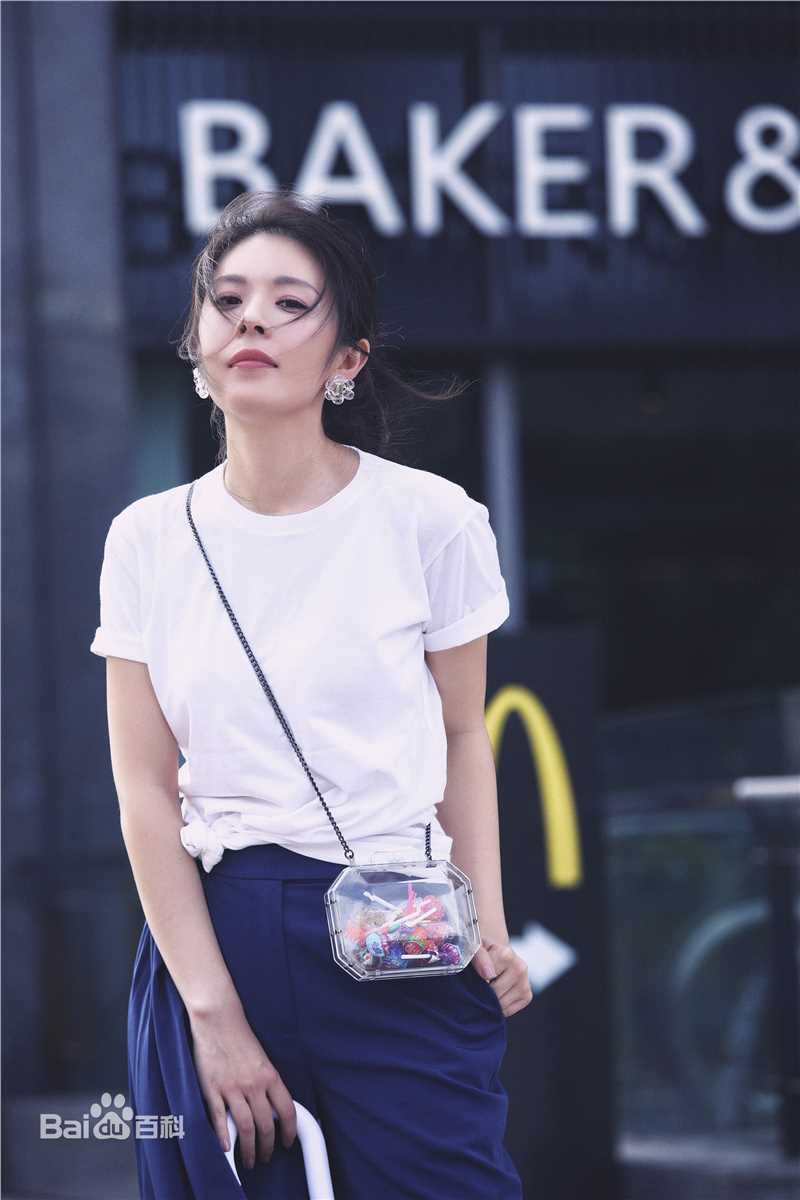 李蓓蕾最新壁纸