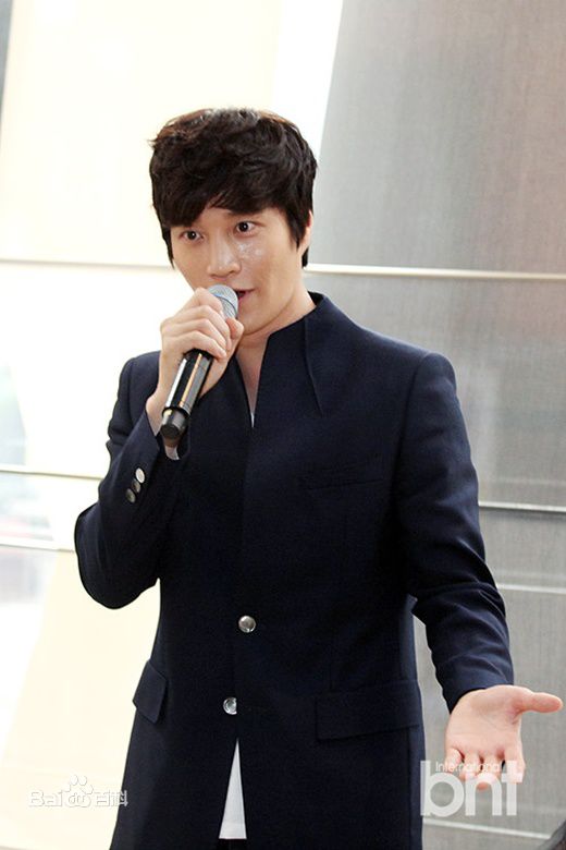 金多炫(Kim Da-Hyun)小型音乐会壁纸壁纸