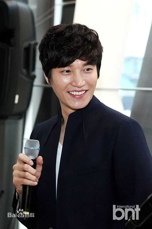 金多炫(Kim Da-Hyun)小型音乐会壁纸壁纸