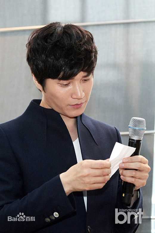 金多炫(Kim Da-Hyun)小型音乐会壁纸壁纸