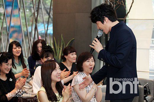 金多炫(Kim Da-Hyun)小型音乐会壁纸壁纸