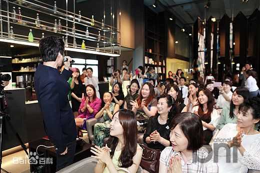 金多炫(Kim Da-Hyun)小型音乐会壁纸壁纸