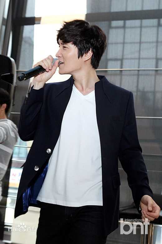 金多炫(Kim Da-Hyun)小型音乐会壁纸壁纸