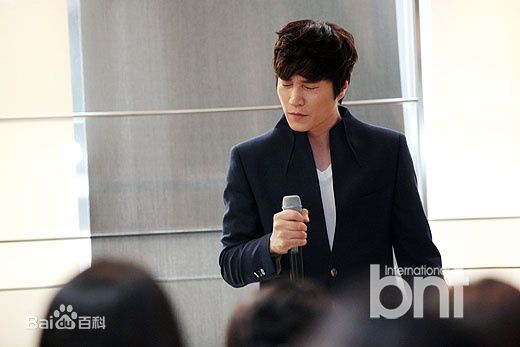 金多炫(Kim Da-Hyun)小型音乐会壁纸壁纸