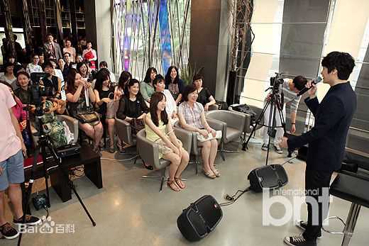 金多炫(Kim Da-Hyun)小型音乐会壁纸壁纸