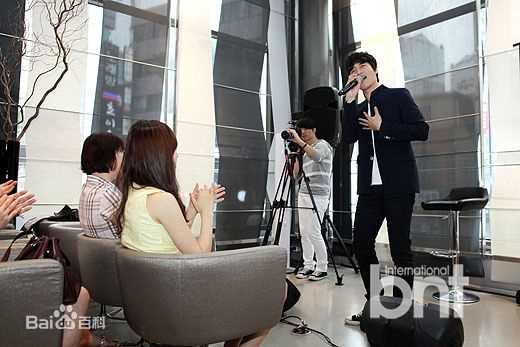 金多炫(Kim Da-Hyun)小型音乐会壁纸壁纸