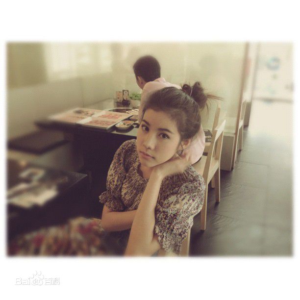 艾丝特·苏普莉拉( 、Esther Supreeleela)Esther图片图集