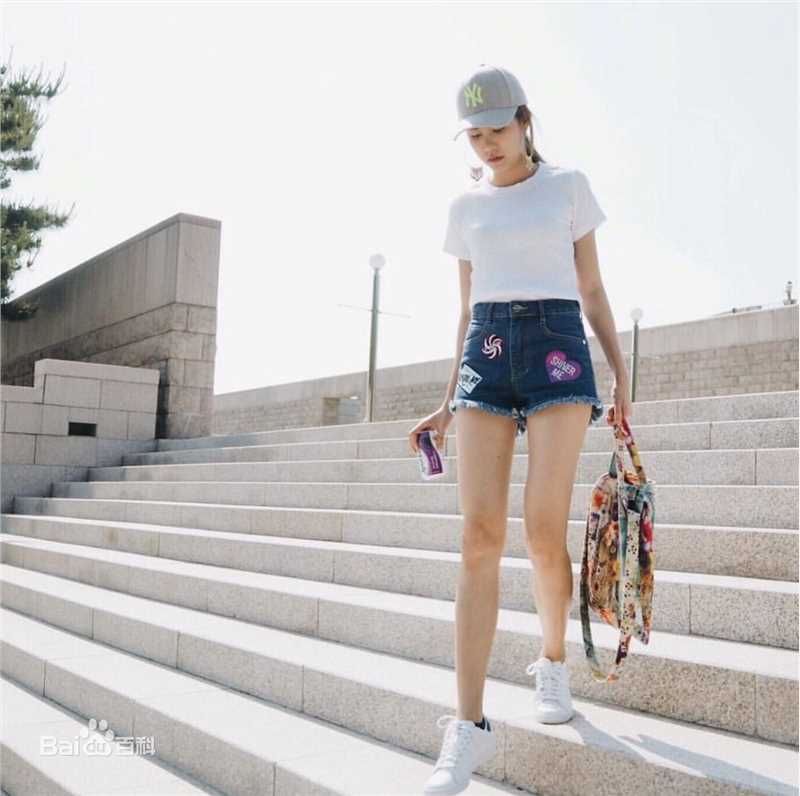 艾丝特·苏普莉拉( 、Esther Supreeleela)Esther 日常图册