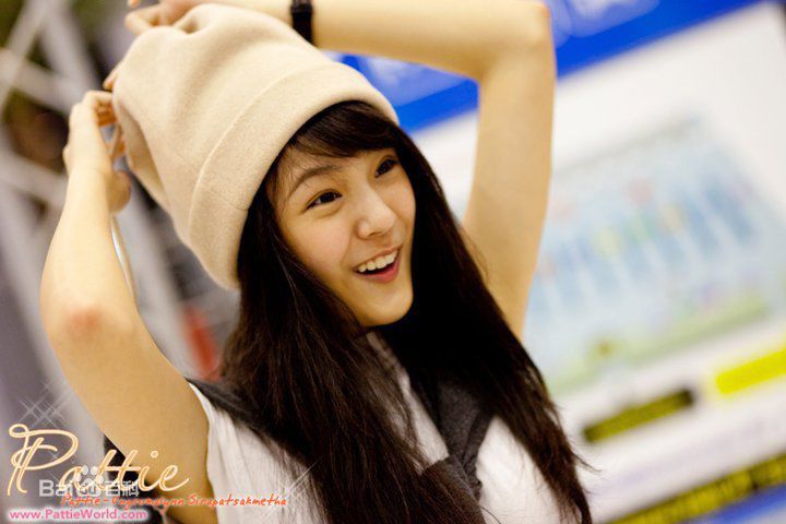 安苏玛琳·瑟拉帕萨默莎( 、Ungsumalynn Sirapatsakmetha)长发Pattie素颜照相册