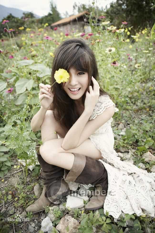 安苏玛琳·瑟拉帕萨默莎( 、Ungsumalynn Sirapatsakmetha)最全2011年杂志壁纸