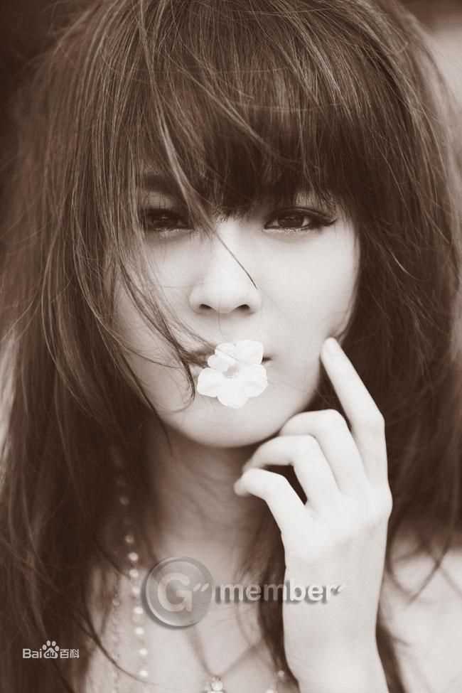 安苏玛琳·瑟拉帕萨默莎( 、Ungsumalynn Sirapatsakmetha)最全2011年杂志壁纸