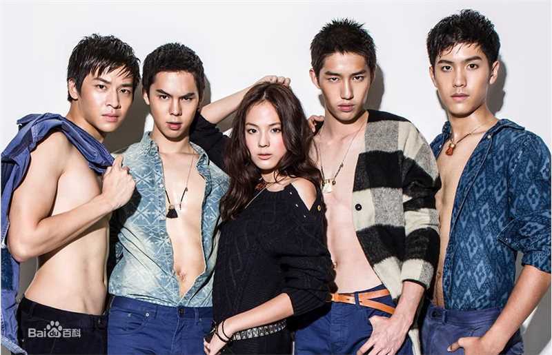 安苏玛琳·瑟拉帕萨默莎( 、Ungsumalynn Sirapatsakmetha)2013年杂志